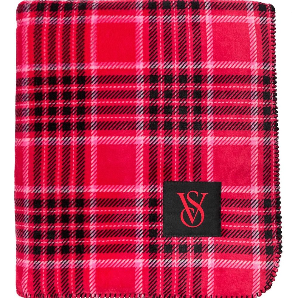 Victorias Secret Cozy Plush Blanket in Red Plaid NEW